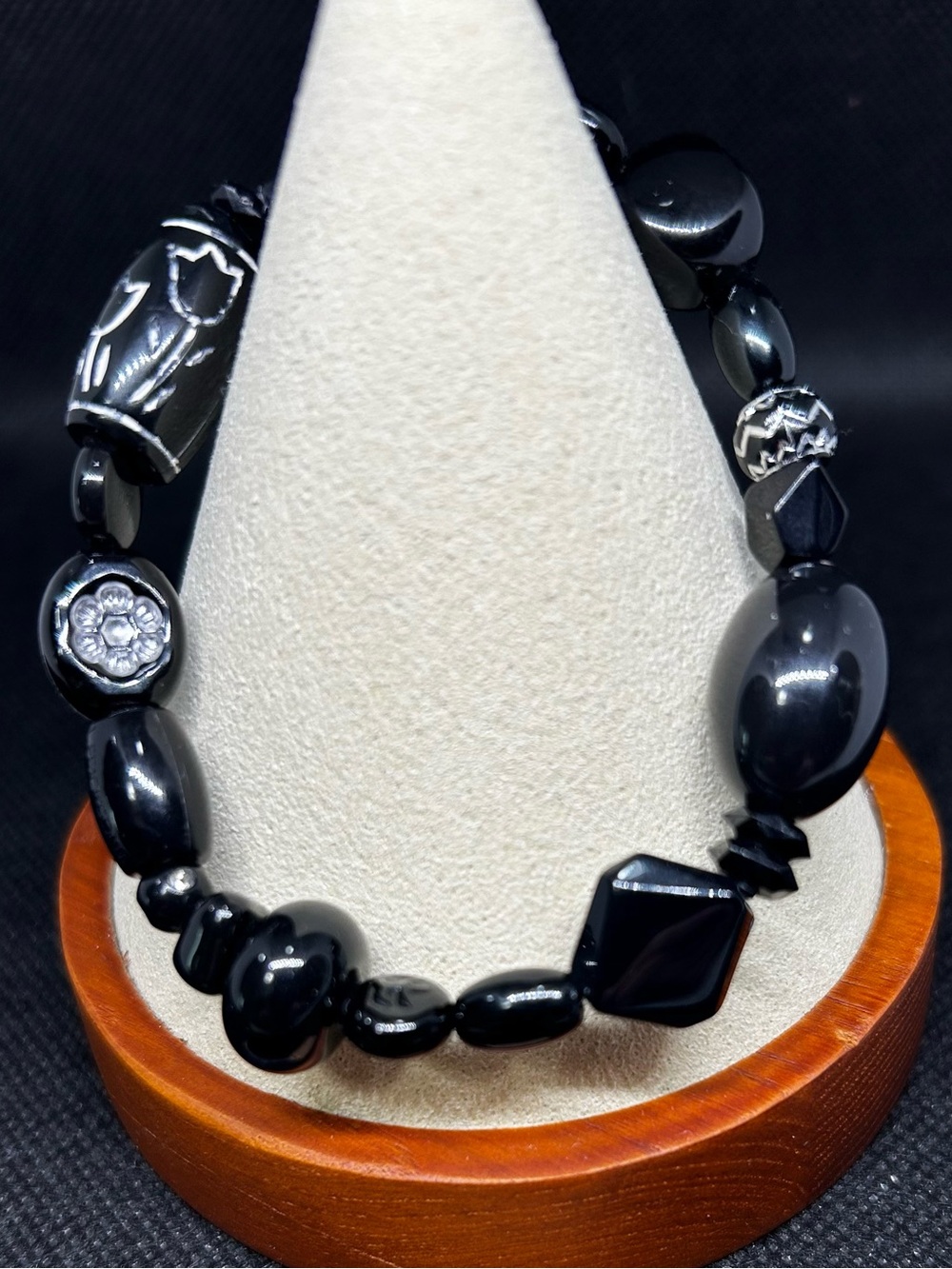 Elegant Black Beaded Women's Bracelet
